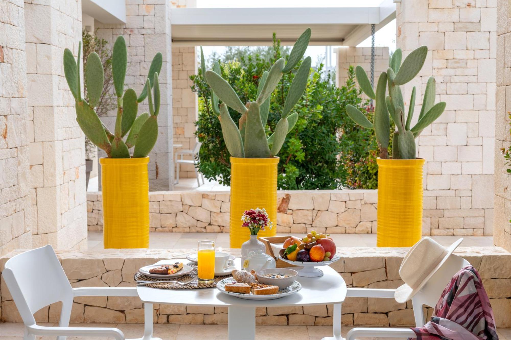 Essenza Relais Contemporaneo Bed and Breakfast Cisternino Eksteriør billede